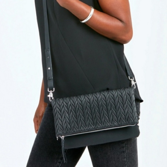 Stella & Dot Handbags - Stella & Dot Waverly Petite Crossbody Clutch